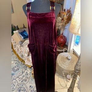 Elegant Burgundy Velvet Overalls 90’s Dress